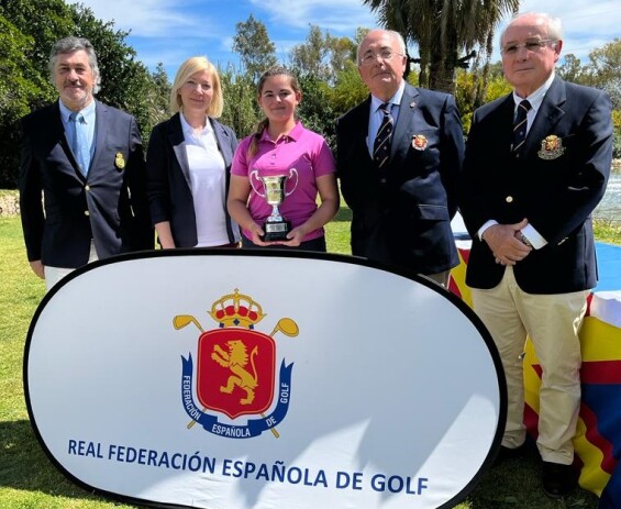 Cristina Carlón, tercer título de campeona de España femenina de Pitch & Putt con una exhibición de juego