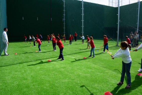 Manual didáctico para aplicar el Golf en los Colegios