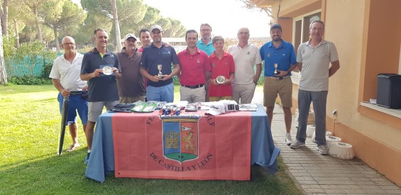 Javier Álvarez-Guisasola adorna el palmarés del Campeonato de Pitch & Putt de Castilla y León