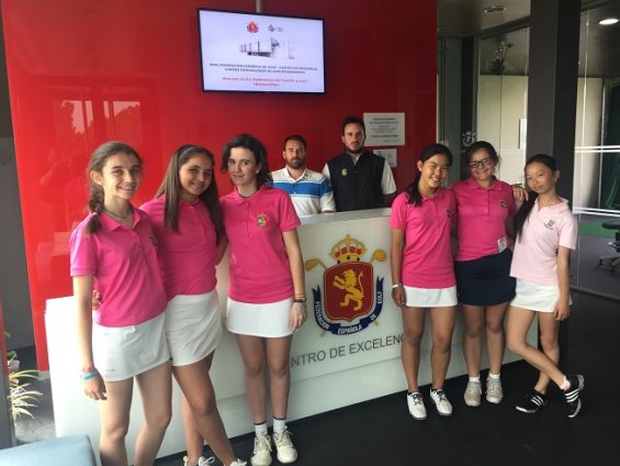 Asistencia del grupo Sub 16 Femenino de Castilla y León al Centro de Excelencia del Golf