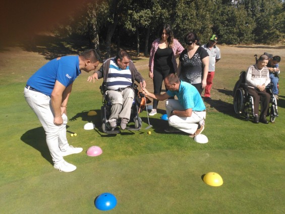 Exitosa jornada de Golf Adaptado en la Escuela de Valladolid