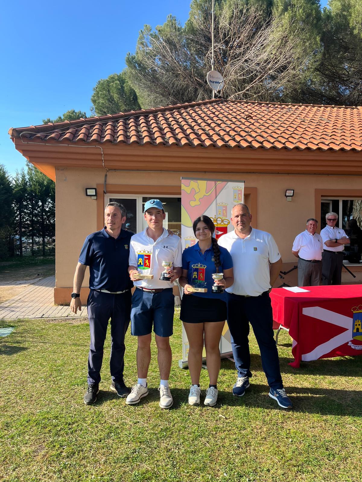 Alfonso Vázquez de Prada y María Carlón, mejores resultados en el Campeonato Juvenil de Castilla y León