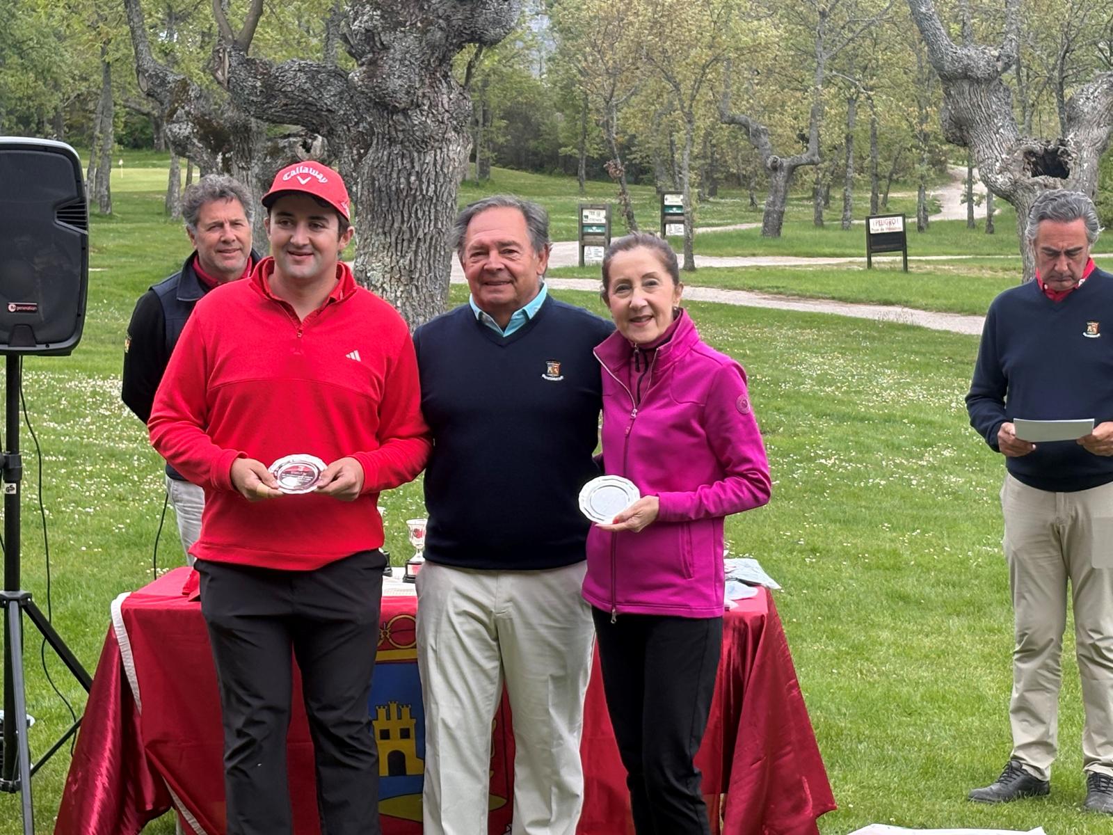 Emocionante triunfo de Eduardo Hernáez y Ana Ortiz en el Campeonato Dobles Mixto de CyL