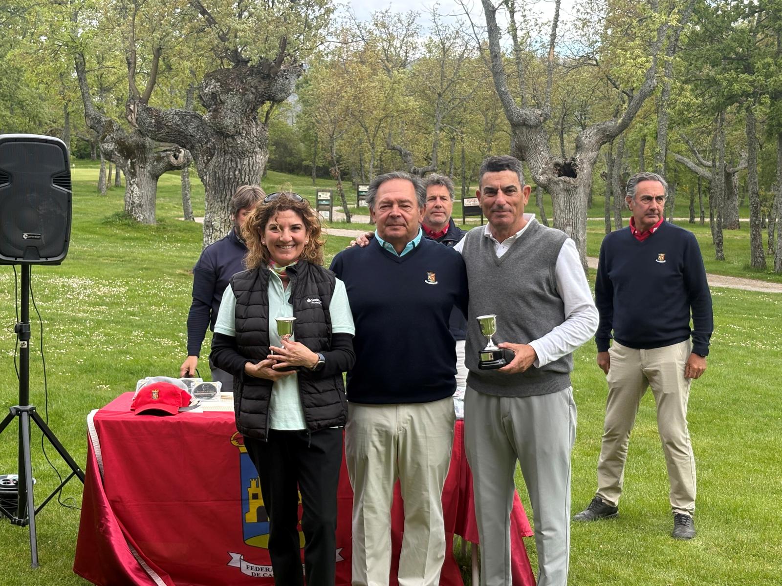 Emocionante triunfo de Eduardo Hernáez y Ana Ortiz en el Campeonato Dobles Mixto de CyL